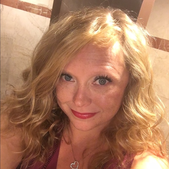 Meet your Posher, Ruth - Picture 3 of 3