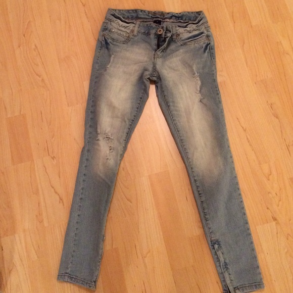 Light blue skin tight skinny jeans