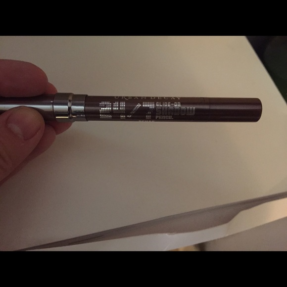 Eye shadow