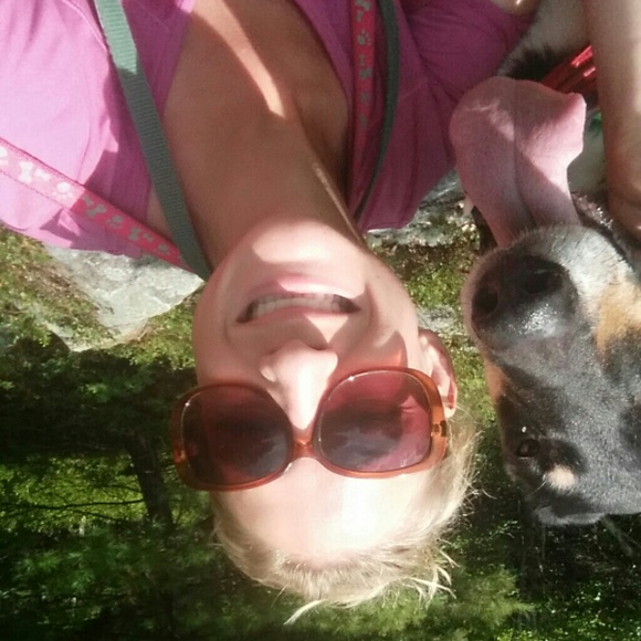 Meet your Posher, Laura - Picture 1 of 1