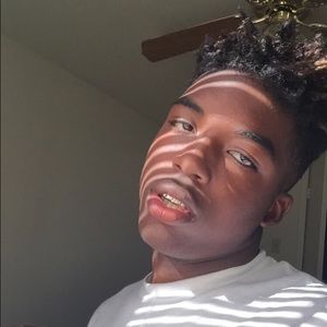 Meet your Posher, Logan