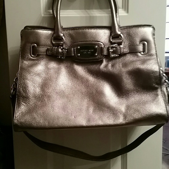 ***AUTHENTIC*** Michael Kors hold for @makayla327