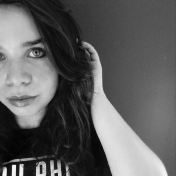 Meet your Posher, Sarah - Picture 1 of 1