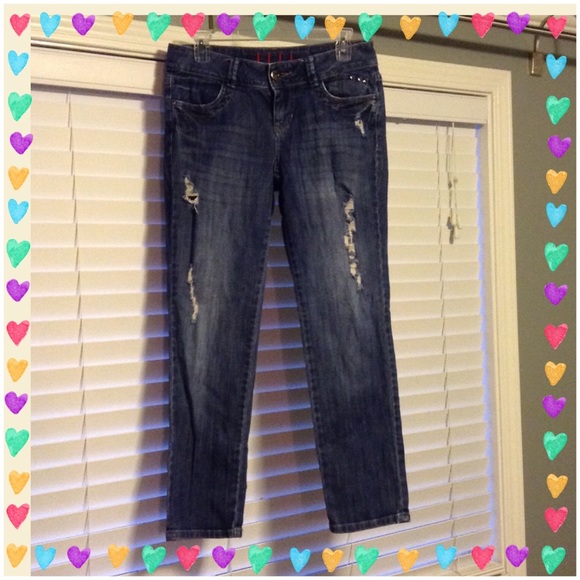 🎈🎉 "Elle" Distresed Crops!!🎉🎈