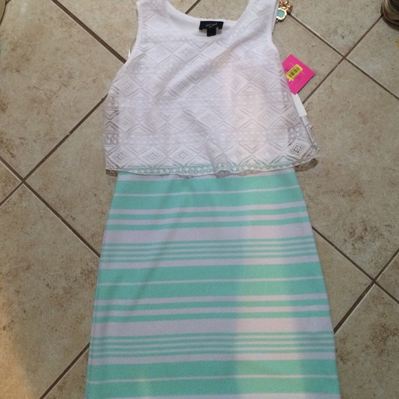 Meet your Posher Ann Marie - Picture 2 of 4