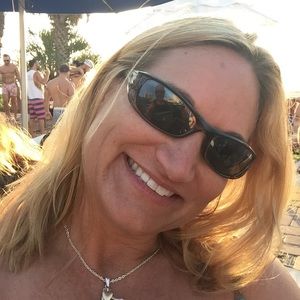 Meet your Posher, Daphne