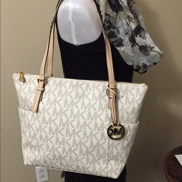 NWT michael kors jet set vanilla - Picture 2 of 3