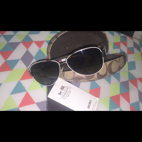 Coach* sunnies🌴👙⚓️