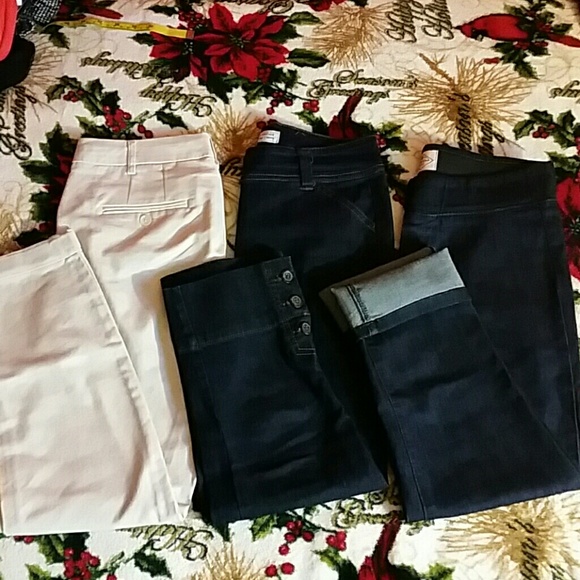 ●●●●SOLD●●●●●●Lot of 3 capris. - Picture 1 of 3