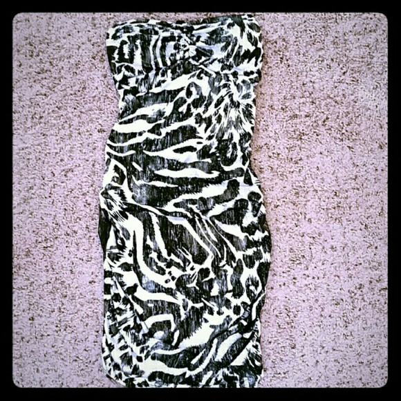 NWOT Black and white lace up back dress