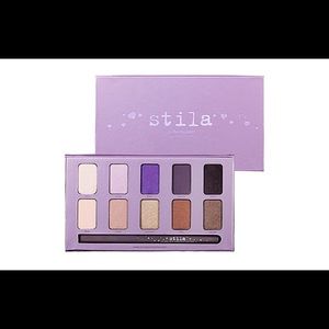 Stila - In The Moment Eye Shadow Palette ❤️❤️