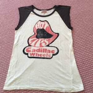 Vintage looking tee