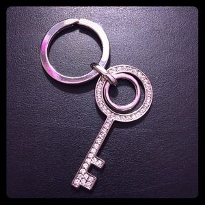 ✨✨Swarovski Crystal Silver Key Shaped Keychain ✨✨