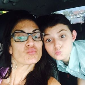 Meet your Posher, Leigh