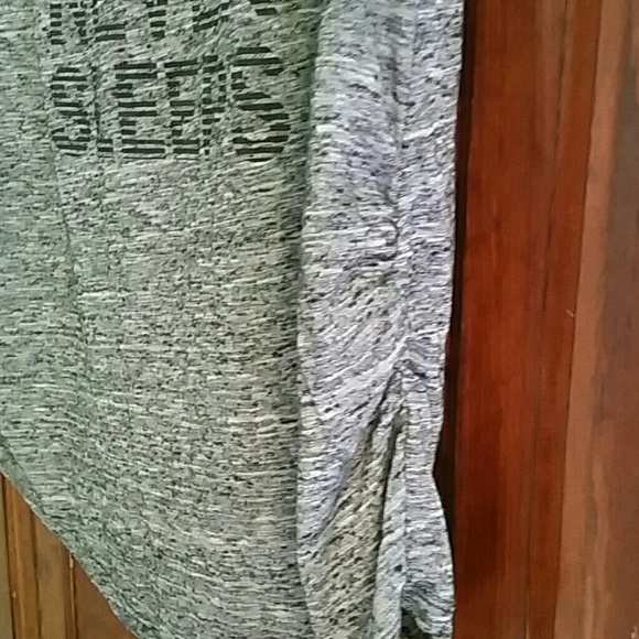 Maternity tee - Picture 2 of 2