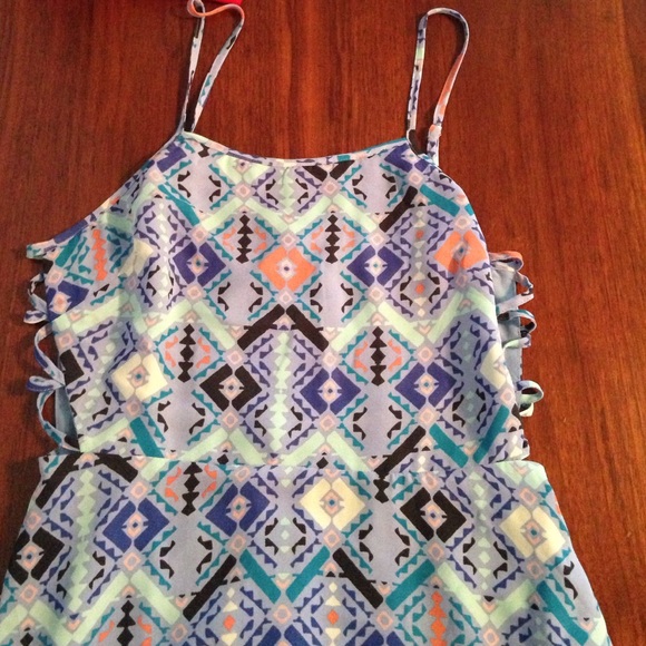 Dress - Picture 2 of 3