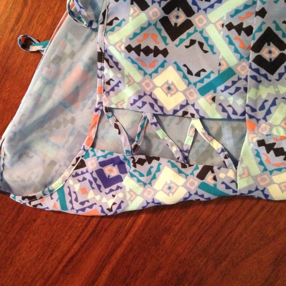 Dress - Picture 3 of 3