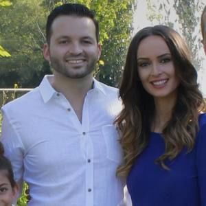 Meet your Posher, Ariola