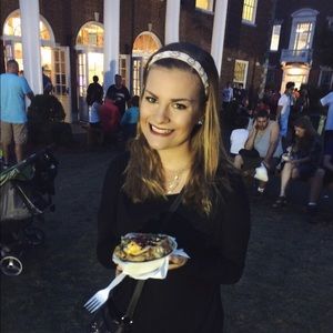 Meet your Posher, Liz