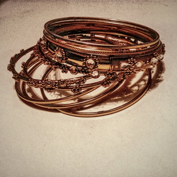 Amrita Singh gold stackable bangle bracelets - Picture 3 of 3