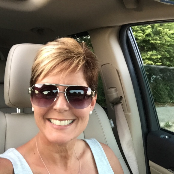 Meet your Posher, Tina