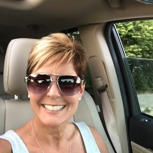 Meet your Posher, Tina