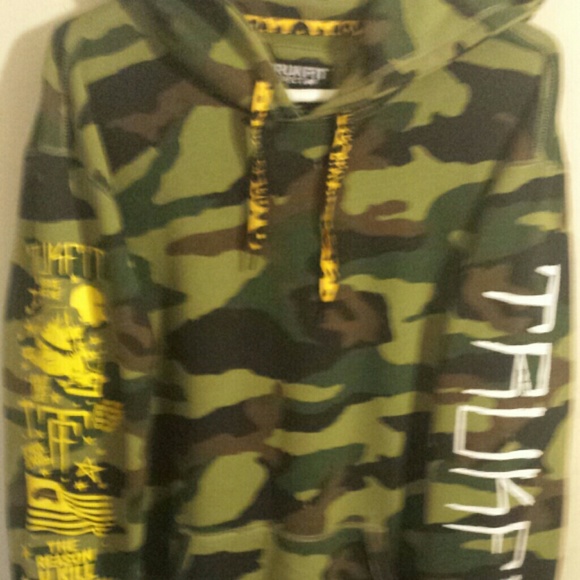 MEN'S TRUCK FIT HOODED SWEATSHIRT