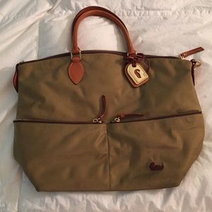Olive green Dooney & Bourke bag!!