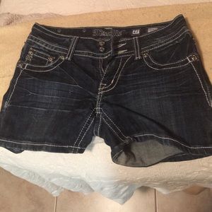 Miss Me Boy Shorts Size 27