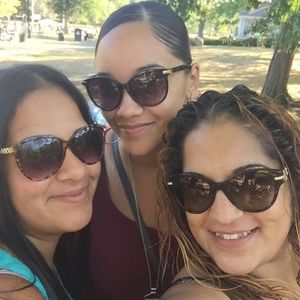 Meet your Posher, Iris