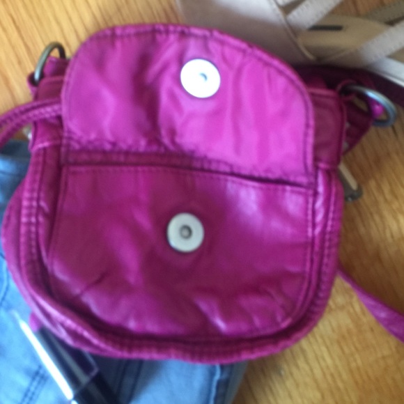NWOT Pink cross body bag - Picture 2 of 3