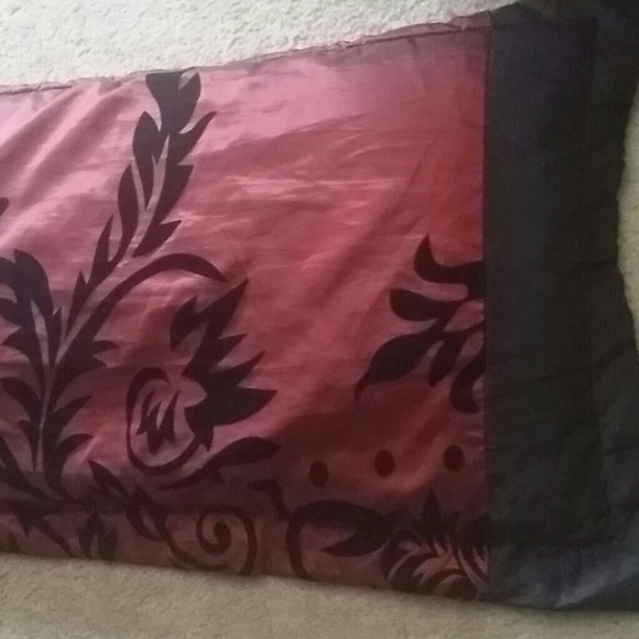 Photos of design on Comforter Set - Picture 3 of 4