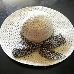 Ladies Straw Hat with animal print ribbon
