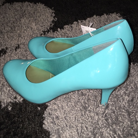 turquoise kitten heel shoes
