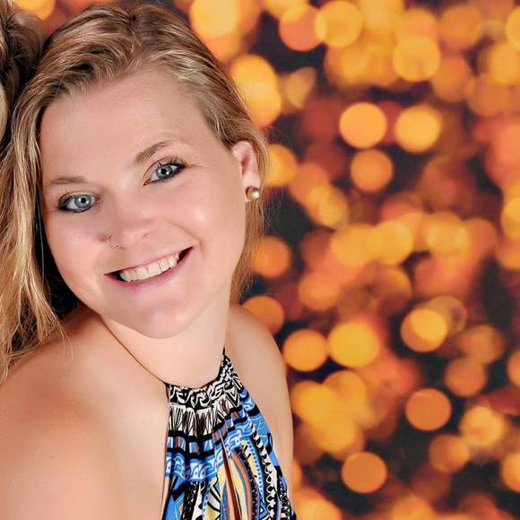 Meet your Posher, Kayla - Picture 1 of 1