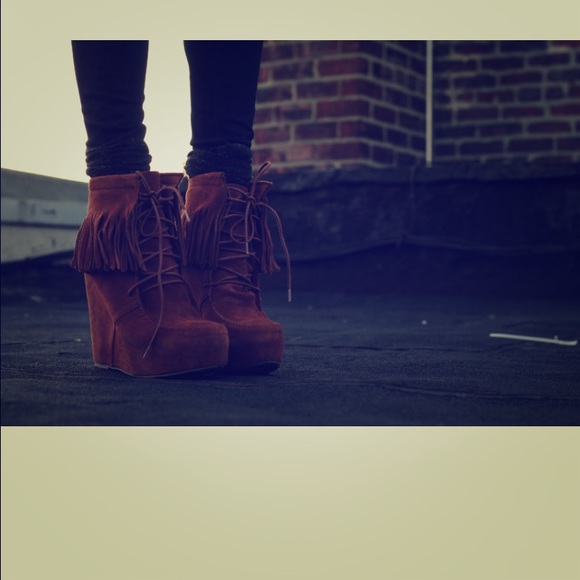 Steve Madden Armorryy Fringe Booties