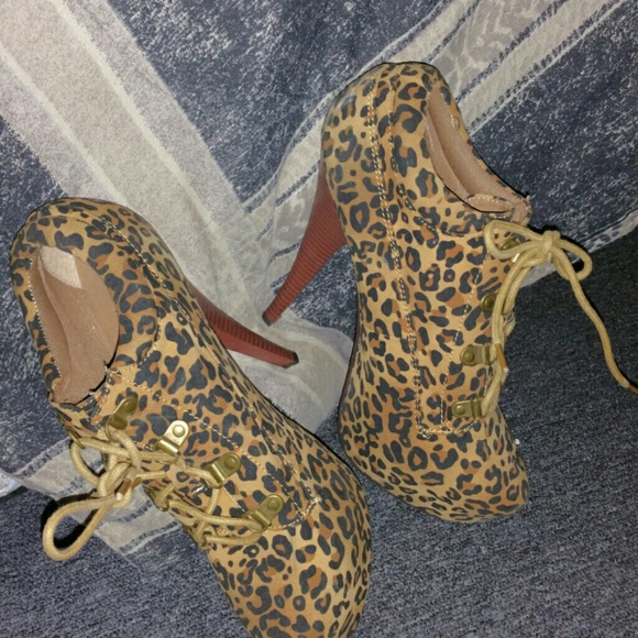 Leopard Ankle Heel's