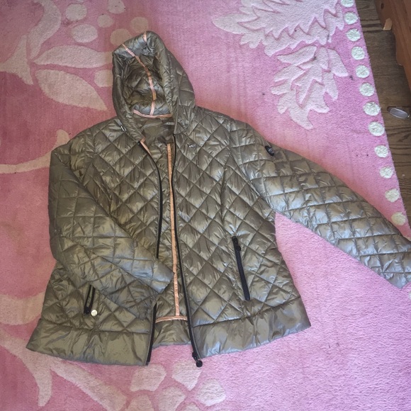 Never worn gold 1x Bernardo down jacket