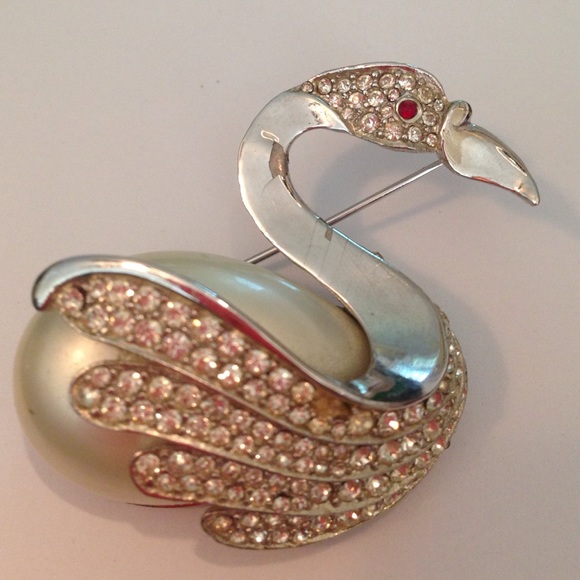 Vintage Rhinestone & Pearl Swan Brooch Bird