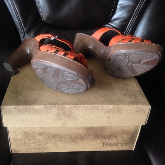 Sandals - Picture 2 of 3