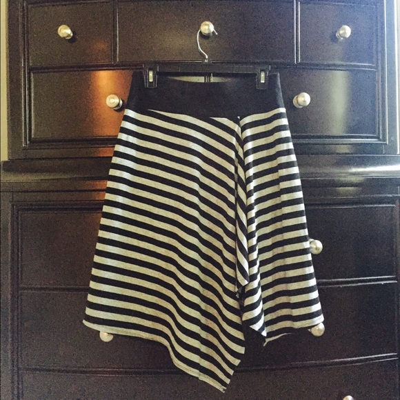 Medium black and gray cotton comfy skirt. - Picture 2 of 4