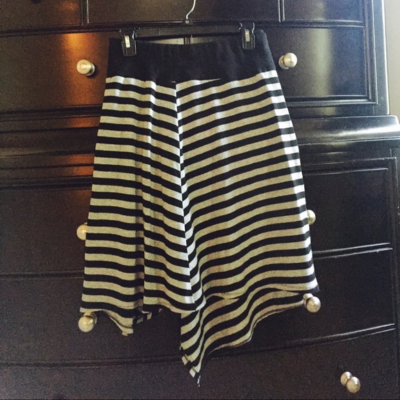Medium black and gray cotton comfy skirt. - Picture 3 of 4
