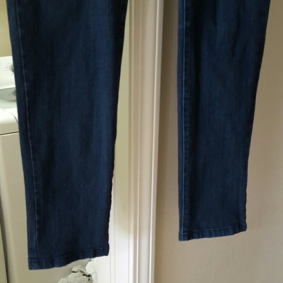 Dark skinny jeans with stretch