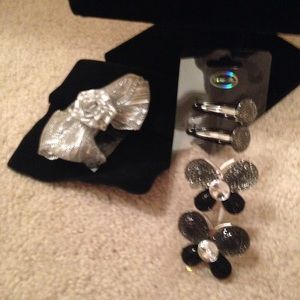 🎉PRICE DROP 🎉 Hair Bow and Barrette Set