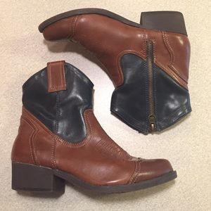 MIA Short Cowgirl Boots