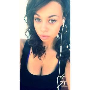 Meet your Posher, Aisha