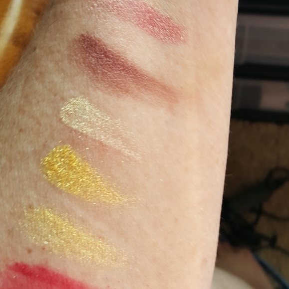 4 pans - Authentic MAC hand pressed pigments - Picture 8 of 8