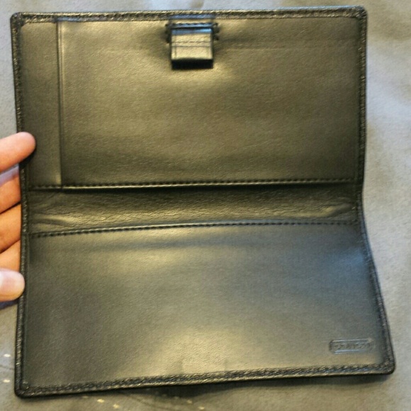 Coach check book