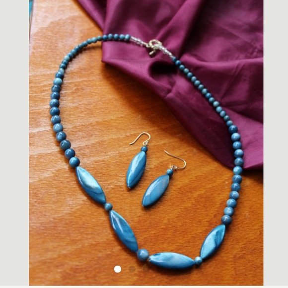 20 inch Aqua hand beaded jewelry set - Picture 1 of 4