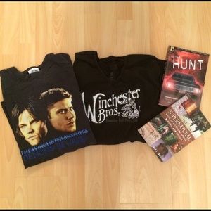 SUPERNATURAL SHIRT AND BOOK LOT